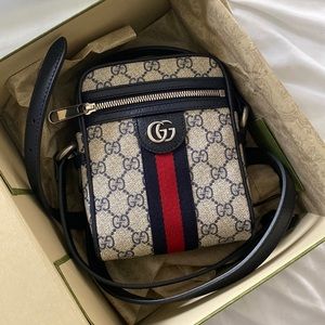 Gucci shoulder bag. BRAND NEW